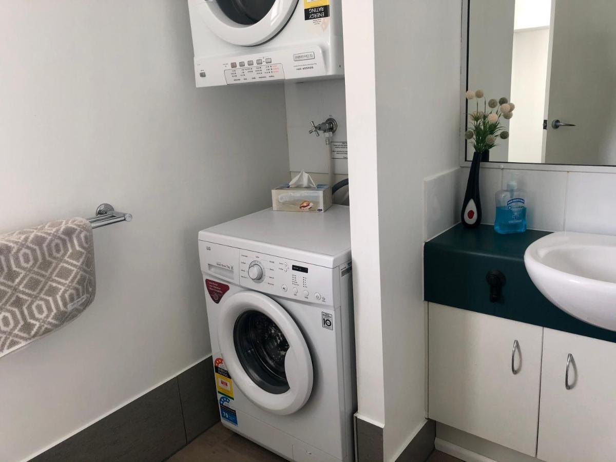 Apartment In 4* Resort - Pool Views - Great Location 누사빌 외부 사진