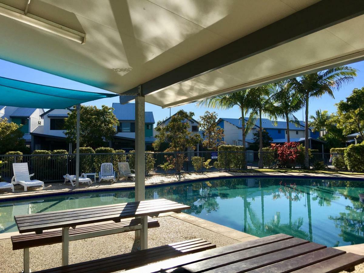 Apartment In 4* Resort - Pool Views - Great Location 누사빌 외부 사진